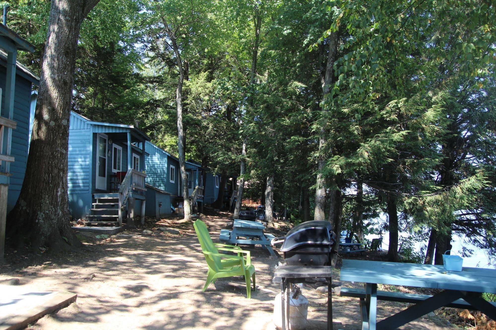 Black Lake Cabins Torrance Luaran gambar